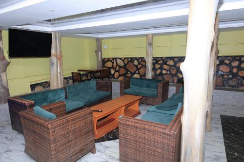 Lorycon Hotel Rukungiri in Bushenyi