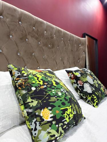 Private Ensuite Room With Shower Desk & Smart Tv - Handsworth Wood