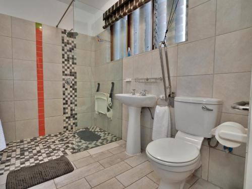 Beachwood Inn Melkbosstrand Room Type - Luxury King with Patio Beachwood Inn Melkbosstrand Room Type - Luxury King with Patio