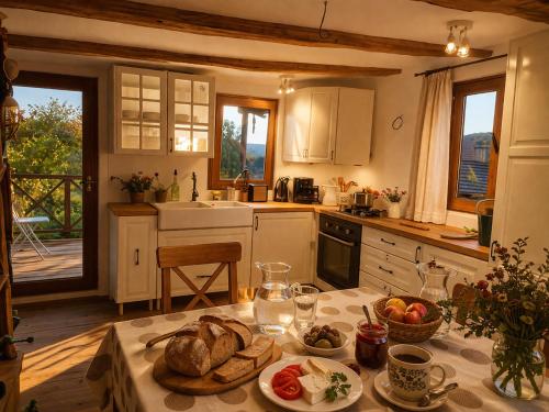 Charming Cottages in the Carpathian Mountains in Costeşti (Dâmbovița)