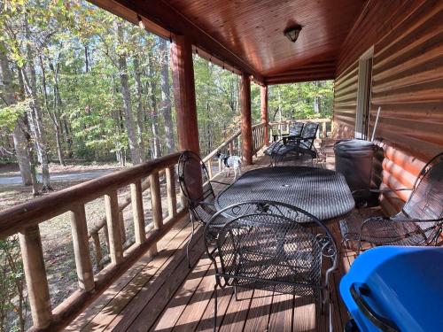 2 Bed 1 bath rustic, pet friendly, Big South Fork in Rugby (TN)