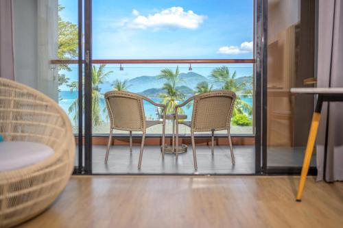 Habitación doble de 1 o 2 camas, deluxe, premier, vistas al mar, balcón