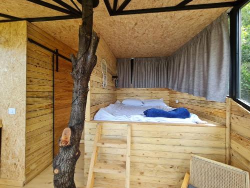 MONKEY MANSION - Luxury Treehouse - Private Escape with outdoor hot Tub in Khenchara