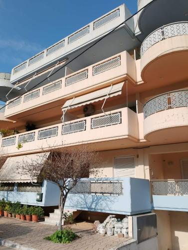 ΚΝΗΜΙΣ Apartment in 아기오스 콘스탄티노스 (프티오티다)
