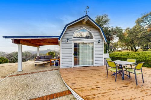 'Whispering Oaks Estate' w/ Pool & View in Murphys in Mērfijsa (CA)
