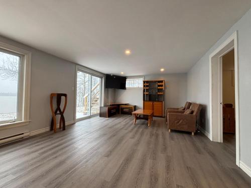 Beautiful Waterfront Apartment Quispamsis, NB in Quispamsis (NB)