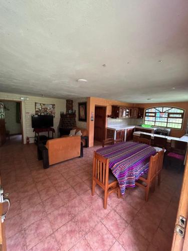 Konyha, The River House in Banos de Agua Santa