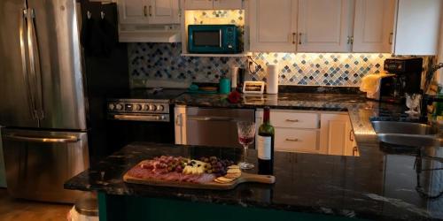 Kosecki Kabana Beach cottage and Bunkie in Simcoe (ON)