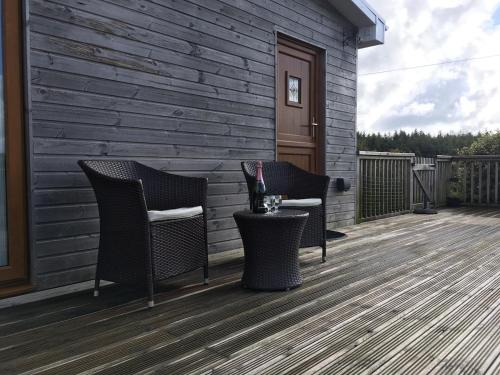 Long acre lodge Modern Family Lodge Sleeps 6 DevonCornwall Border in 克勞夫利鎮中心