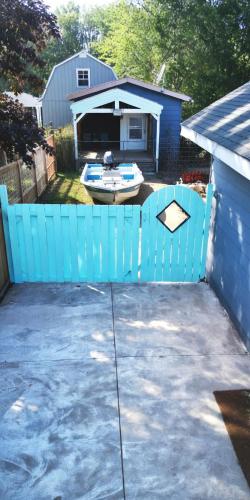 Kosecki Kabana Beach cottage and Bunkie in Simcoe (ON)