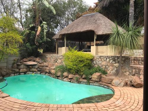 Royaltics place - cottage 2