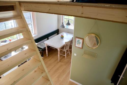 FjordNest Cabin in Norðoyar