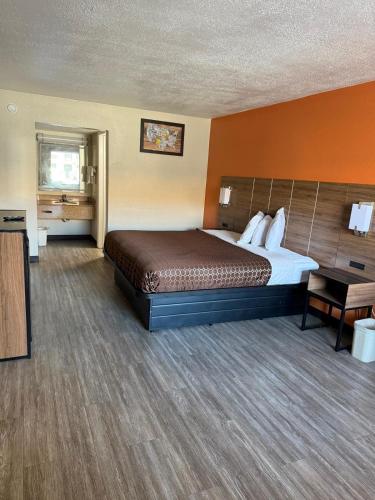 Studios 4 Less Chesapeake in Chesapeake (Virginia)
