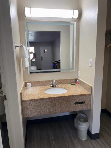 Studios 4 Less Chesapeake in Chesapeake (Virginia)