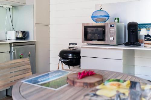 Les Bromélias chez Djo et Rosy (Les Bromelias chez Djo et Rosy) in Sainte-Marie