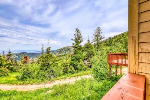 Mountain Retreat Slope Access 2 Decks in Shafer Butte