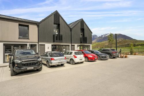 Lake and Peaks 2 Bedroom Apartment in The Remarkables