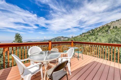 Ski-In Out Retreat - Trailhead & Mountain Views in Shafer Butte
