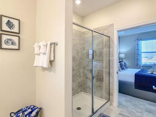 Terrific Thematic Lakeview 2B with 2 Clubhouses in Kissimmee, USA
