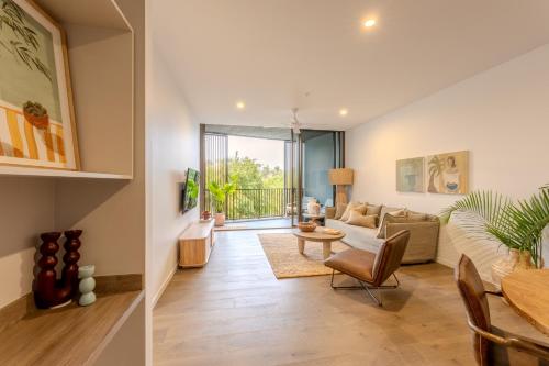 Byron Social on Jonson - Luxury Apartment in the Heart of Byron Bay Rooftop pool - image 4