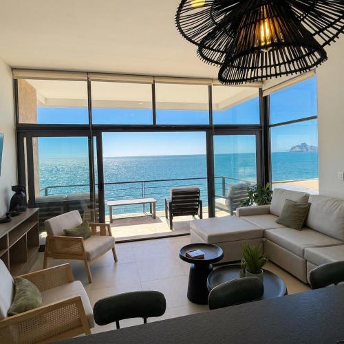 Kocoy Oceanfront condo in Punta Peninsula in Bahía Kino