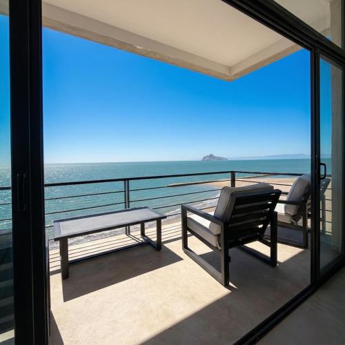 Kocoy Oceanfront condo in Punta Peninsula in Bahía Kino