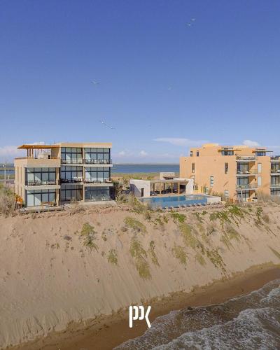 Kocoy Oceanfront condo in Punta Peninsula in Bahía Kino