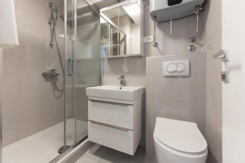 Apartments by the sea Makarska - 20923 - image 2