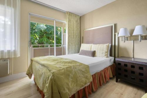 Plantation Hale Suites - image 29