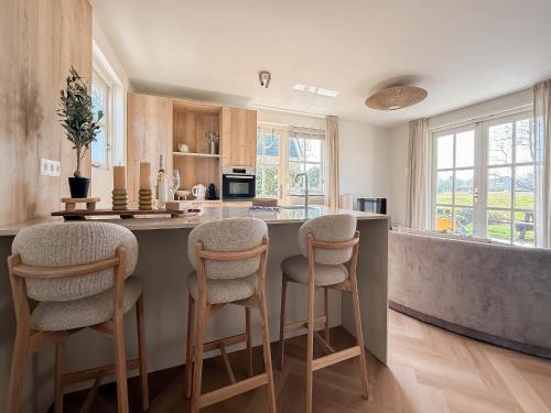 Facilities, Villa with Expansive Sunny Garden in Wimmenum