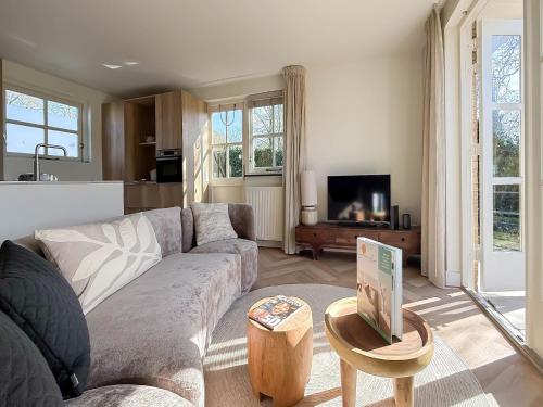 Villa with Expansive Sunny Garden in Wimmenum