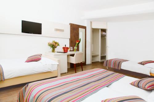 Colorado Hotel - image 7