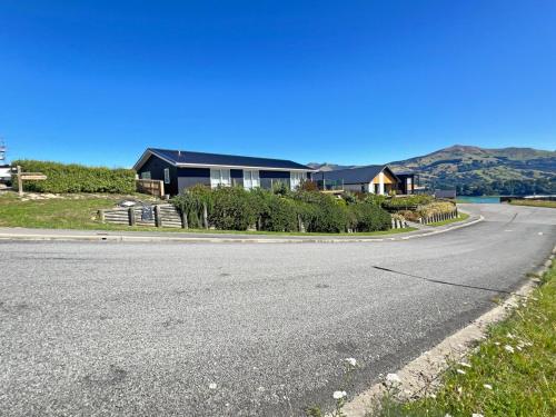 Harbour View - 3 Bedroom Retreat in Duvauchelle