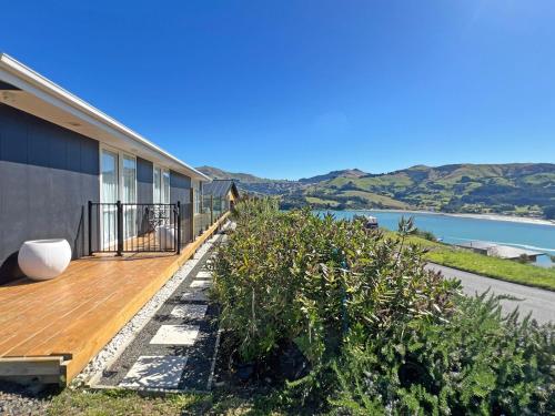 Harbour View - 3 Bedroom Retreat in Duvauchelle