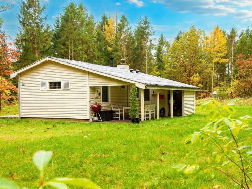 4 person holiday home in Ans By-By Traum — other in TRINDERUPGÅRD 47, Roe Denmark, 8643