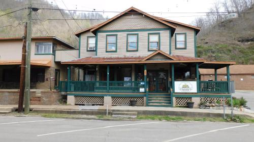 Historic Matewan House Lodging