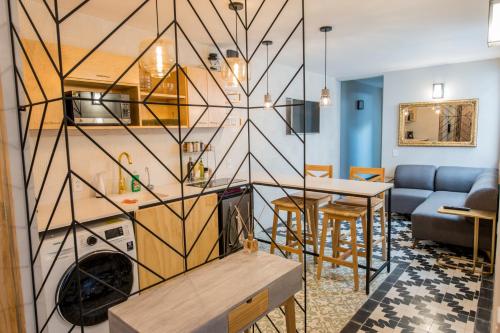 INDEPENDENCIA 3 · Cozy apt wPrivate Terrace - 1 Block to The Zocalo