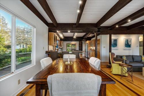 Farmhouse With Pool, Hot Tub And Tastings Included in Windsor (CA)
