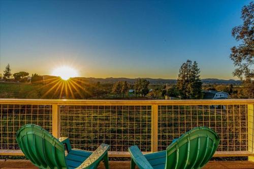 Farmhouse With Pool, Hot Tub And Tastings Included in Windsor (CA)