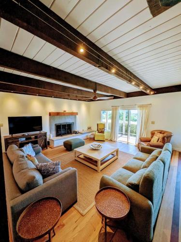 Farmhouse With Pool, Hot Tub And Tastings Included in Windsor (CA)