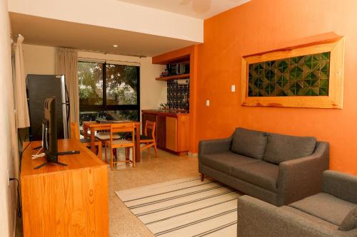 REGIONES - MIXTECA · Spacious Apartment with Lush Greenery