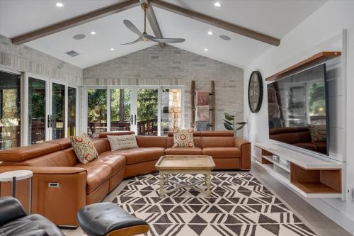 Villa With Pool, Hot Tub And Tastings Included in Windsor (CA)