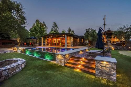 Villa With Pool, Hot Tub And Tastings Included in Windsor (CA)