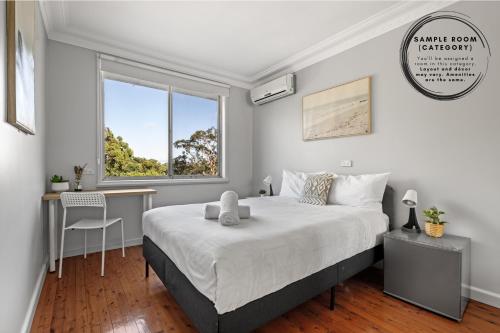 Light & Simple Double Room - Peakhurst Area - Shared Bathroom in Hurstville