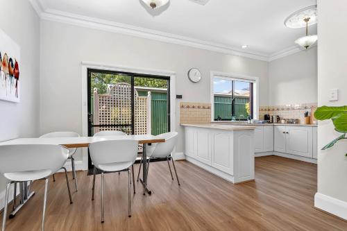 Lovely Villa on the Border of Prospect in Prospect