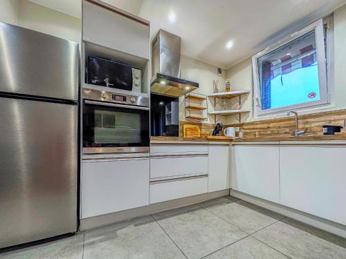 廚房, 3 Chambres Elégant et Lumineux (3 Chambres Elegant et Lumineux) in 卡布奇艾利斯區