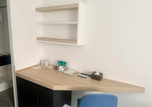 room detail thumbnail 1