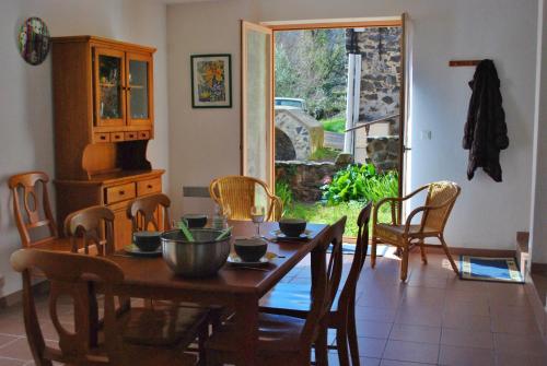 บริการและสิ่งอำนวยความสะดวก, Mairie de VIRA in เลอบูโล