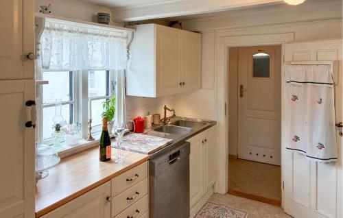 Kitchen, 2 Bedroom Nice Home In Gedser in Skelby