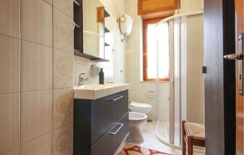 浴室, 3 Bedroom Beautiful Home In Sessa Cilento in 塞薩奇倫托